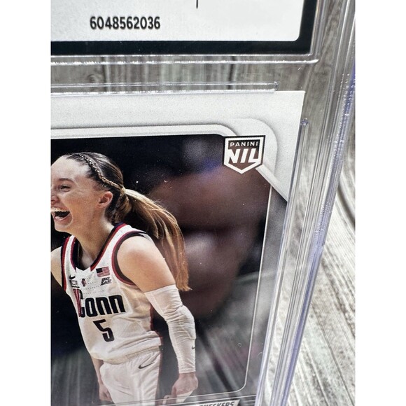 2024-25 Panini Instant NIL Paige Bueckers #49 Panini Instant 1st PR #/3607 CGC 9 - Picture 7 of 10